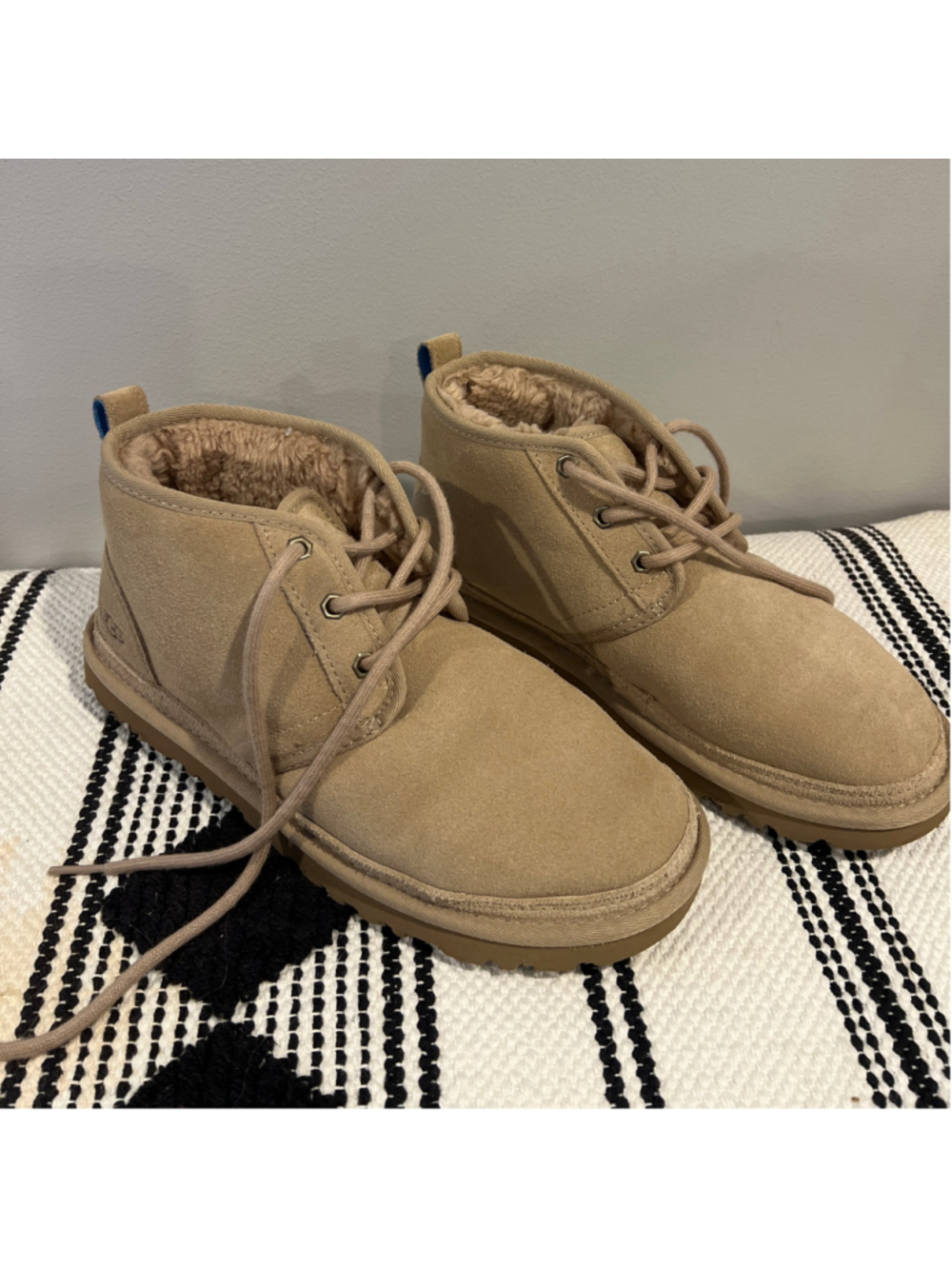 Men’s UGG Ankle Boots Size 7 Beige Nuemel